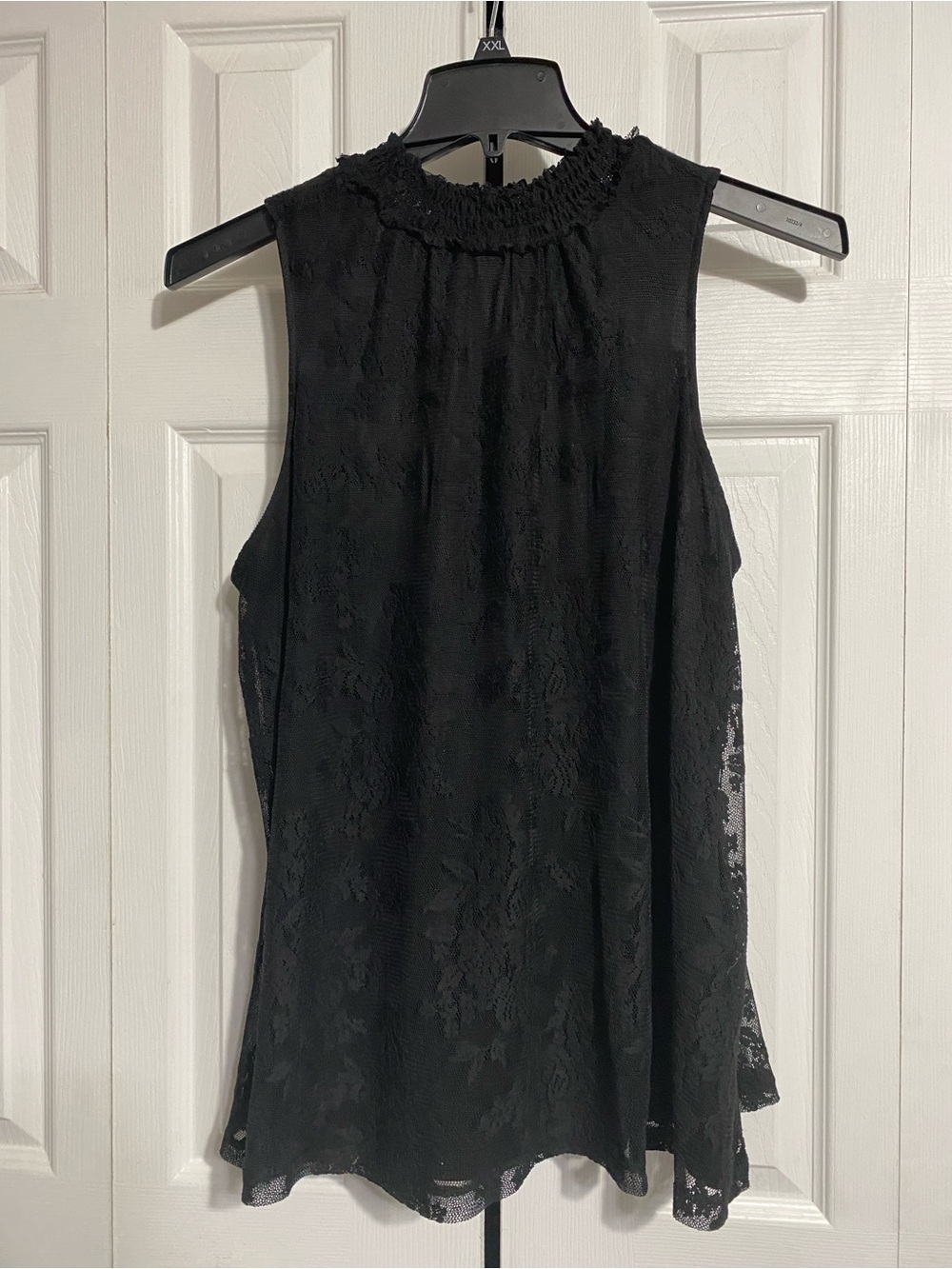 Torrid black floral Lace Mock Neck Tank Top shirt blouse  Sleeveless size LARGE